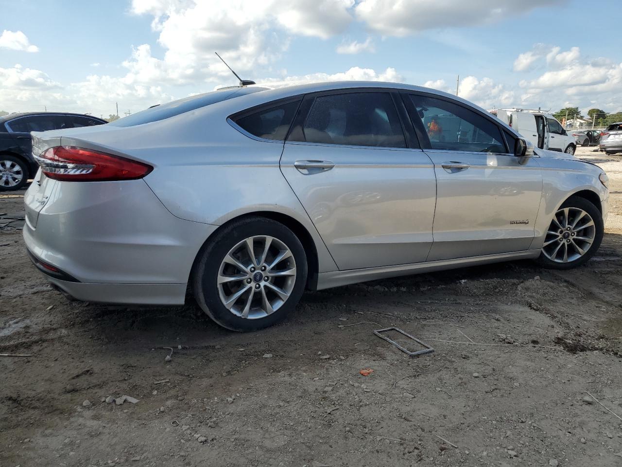 2017 Ford Fusion Se Hybrid - Фото 3
