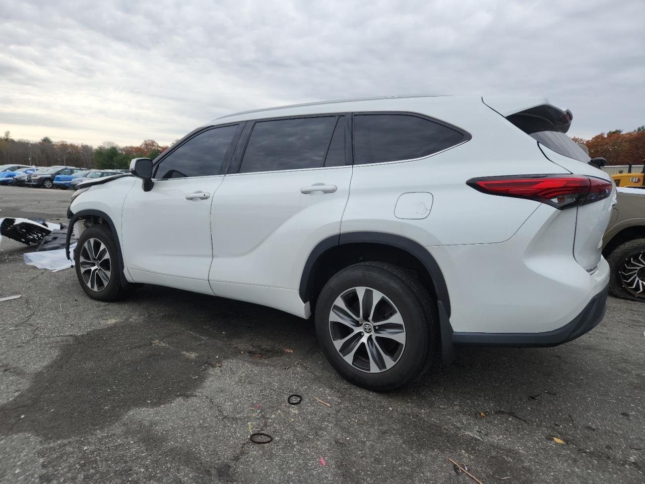 2022 Toyota Highlander Xle - Фото 2