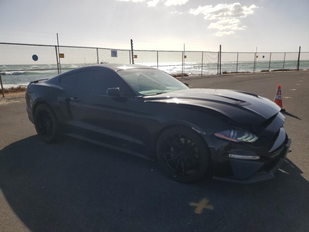 2020 Ford Mustang Gt - Фото 4