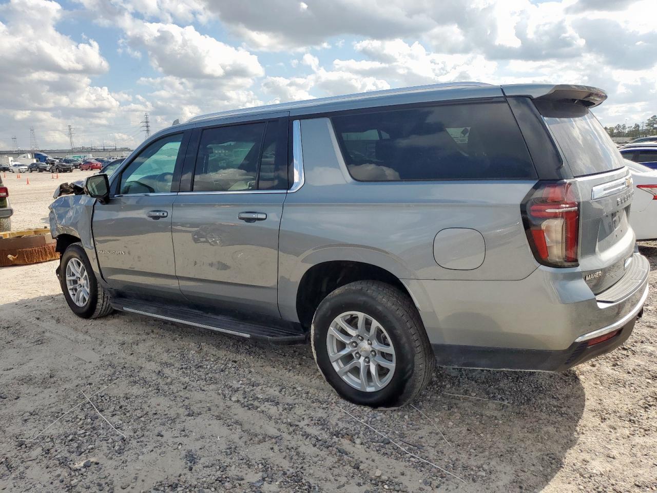 2023 Chevrolet Suburban C1500 Lt - Image 2