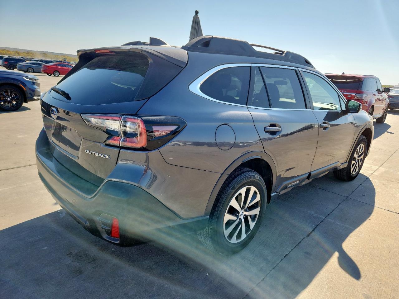 2022 Subaru Outback Premium - Фото 3