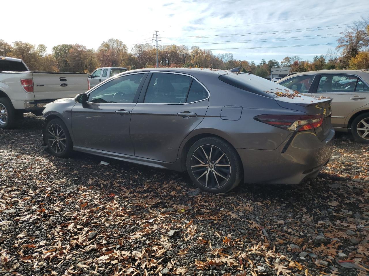 2021 Toyota Camry Se - Image 2