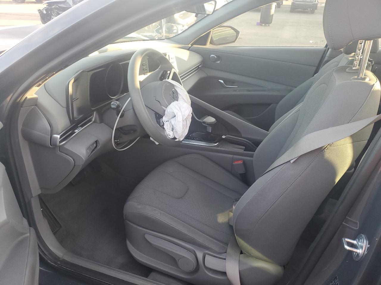 2023 Hyundai Elantra Se - Фото 7