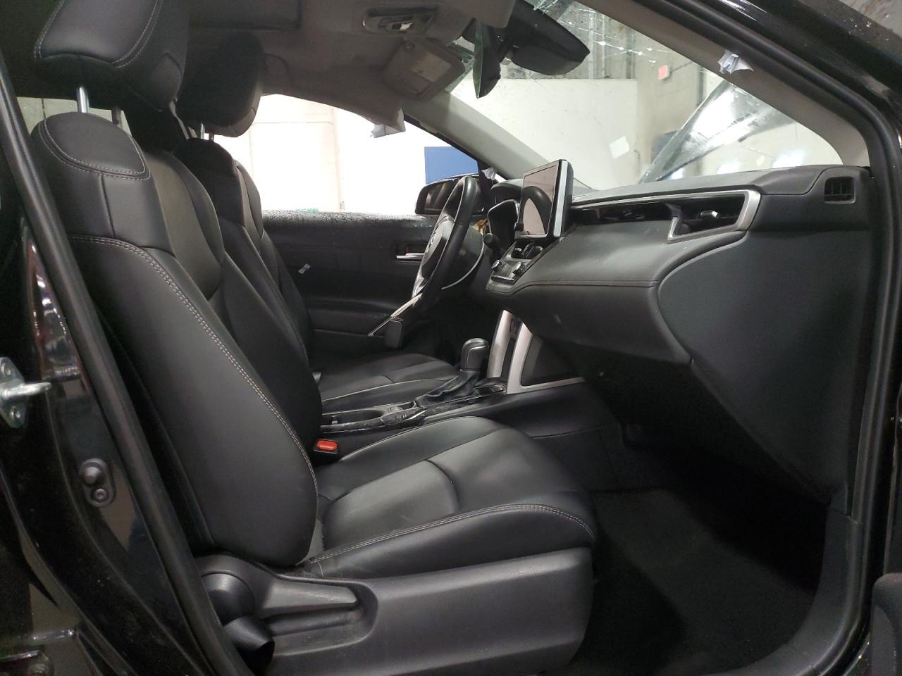 2024 Toyota Corolla Cross Xle - Image 7