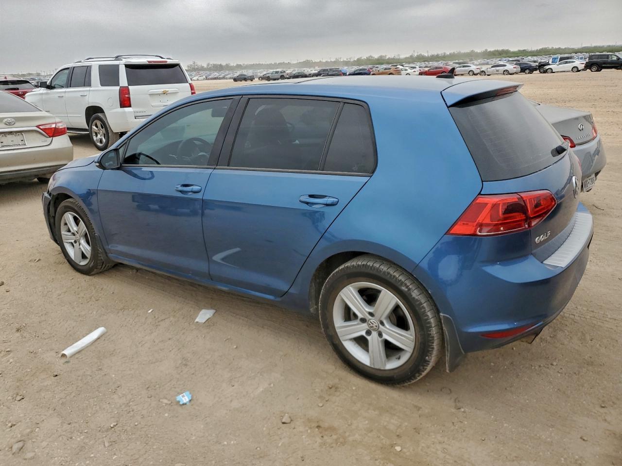 2017 Volkswagen Golf S - Фото 2