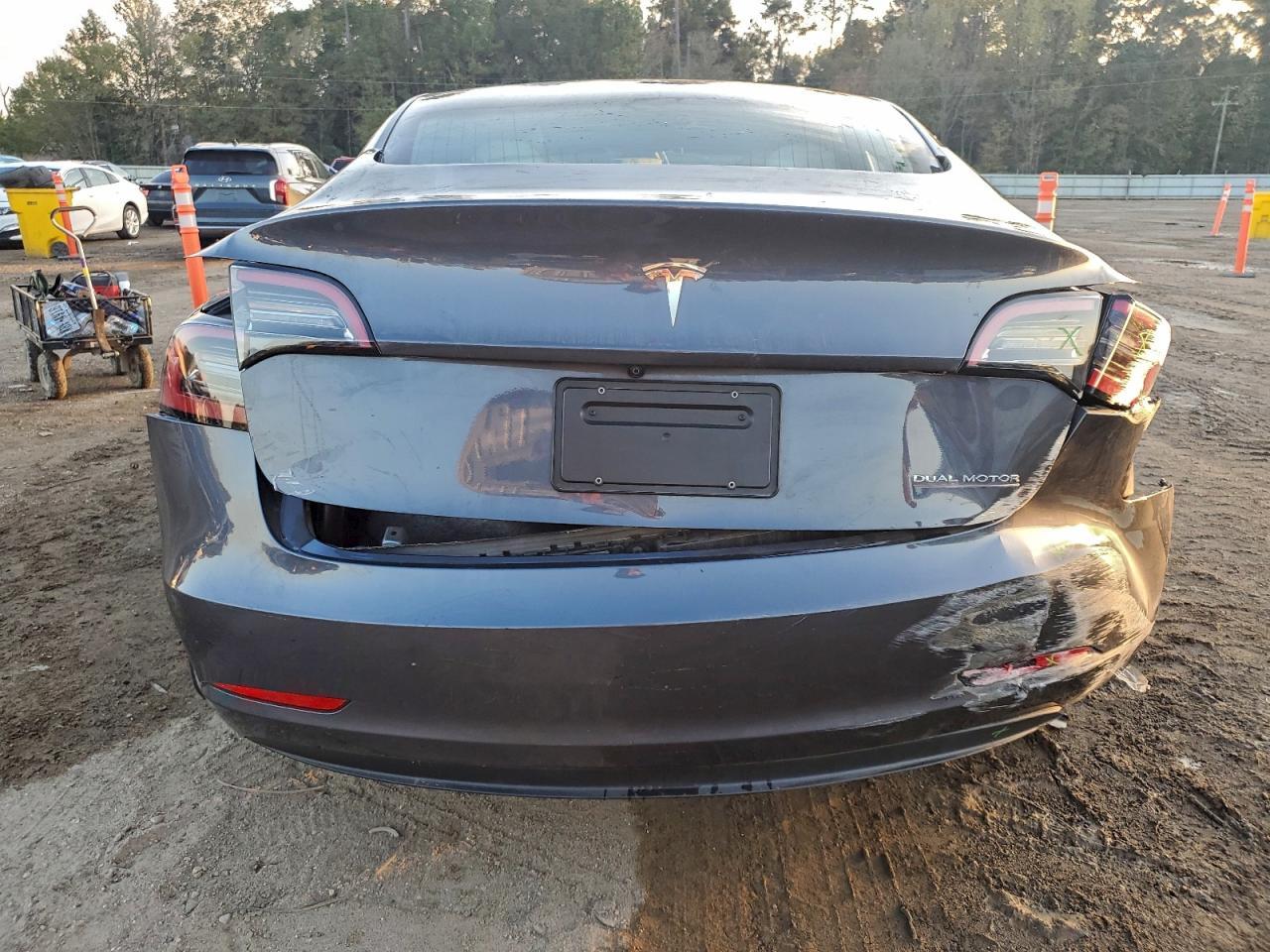 2023 Tesla Model 3 - Image 6
