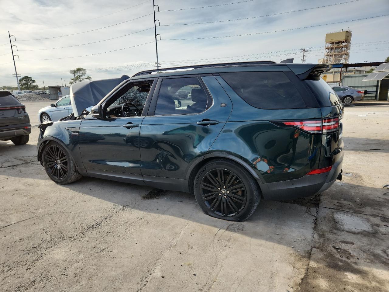 2017 Land Rover Discovery Hse Luxury - Image 2