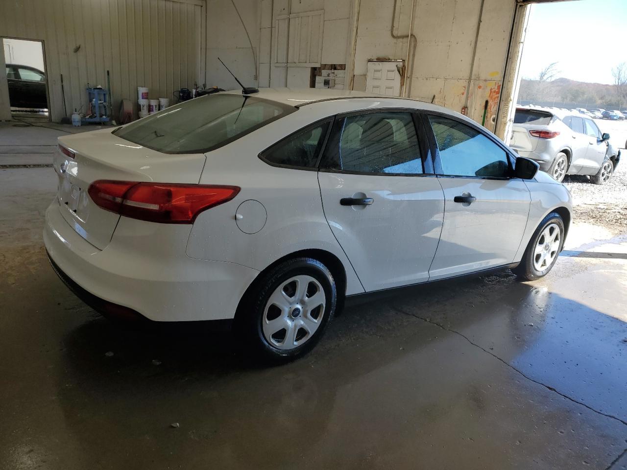 2018 Ford Focus S - Фото 3