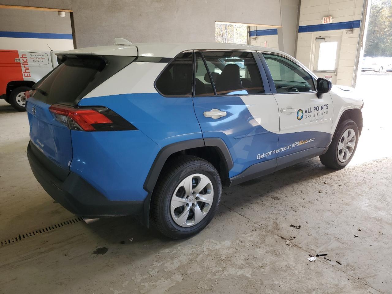 2022 Toyota Rav4 Le - Фото 3