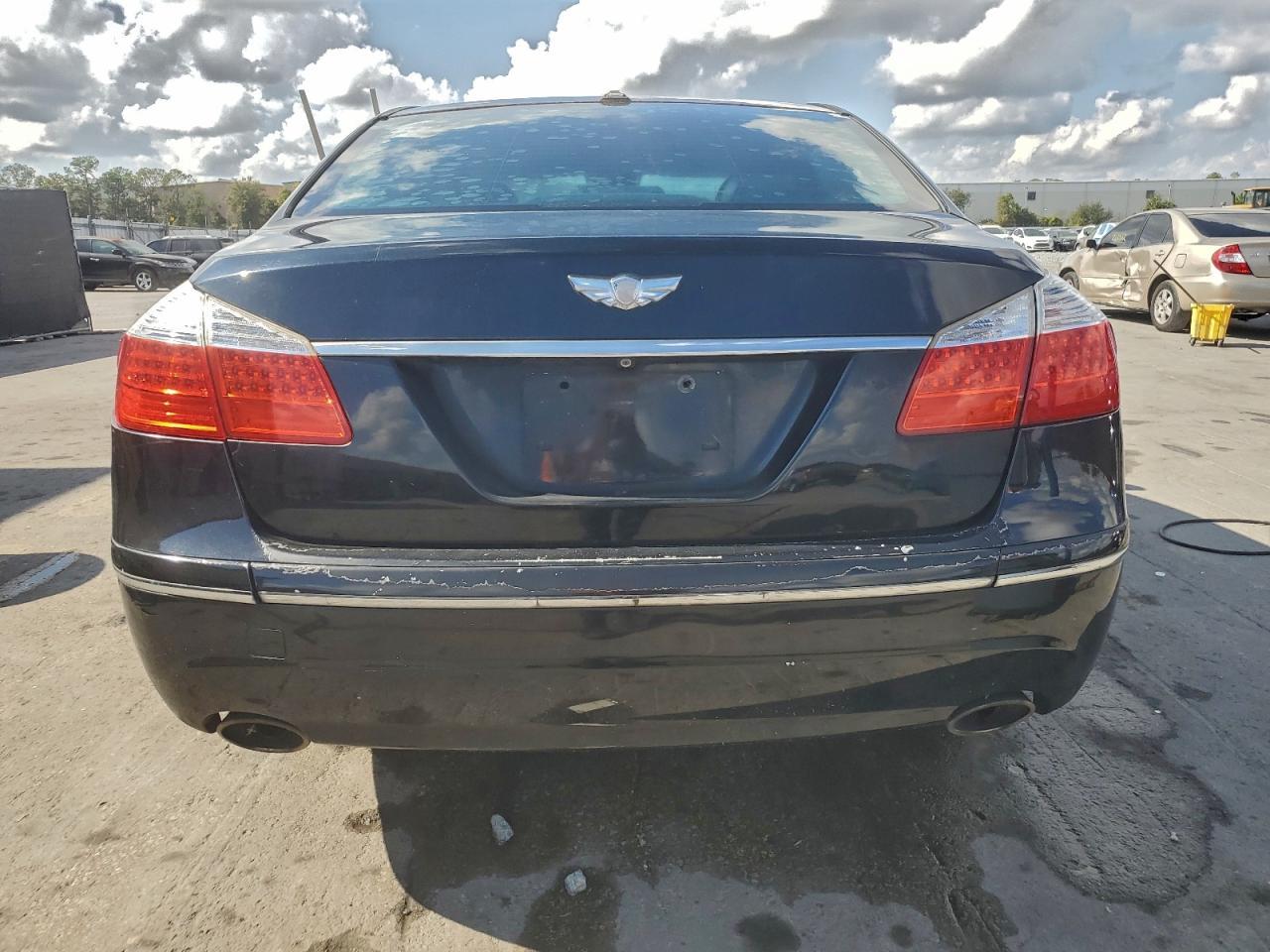 2011 Hyundai Genesis 3.8L V6 - Image 6