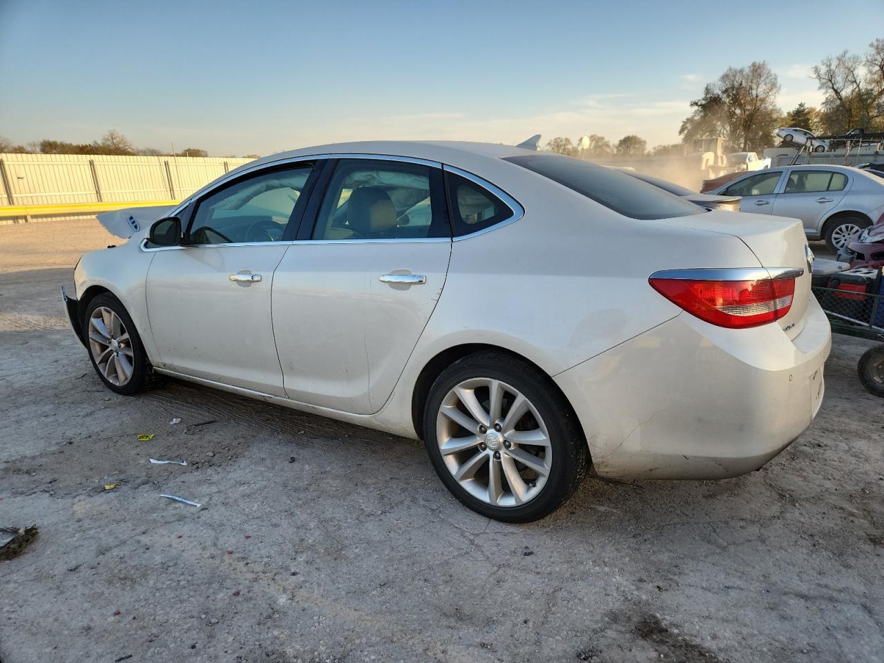 2013 Buick Verano Convenience - Фото 2