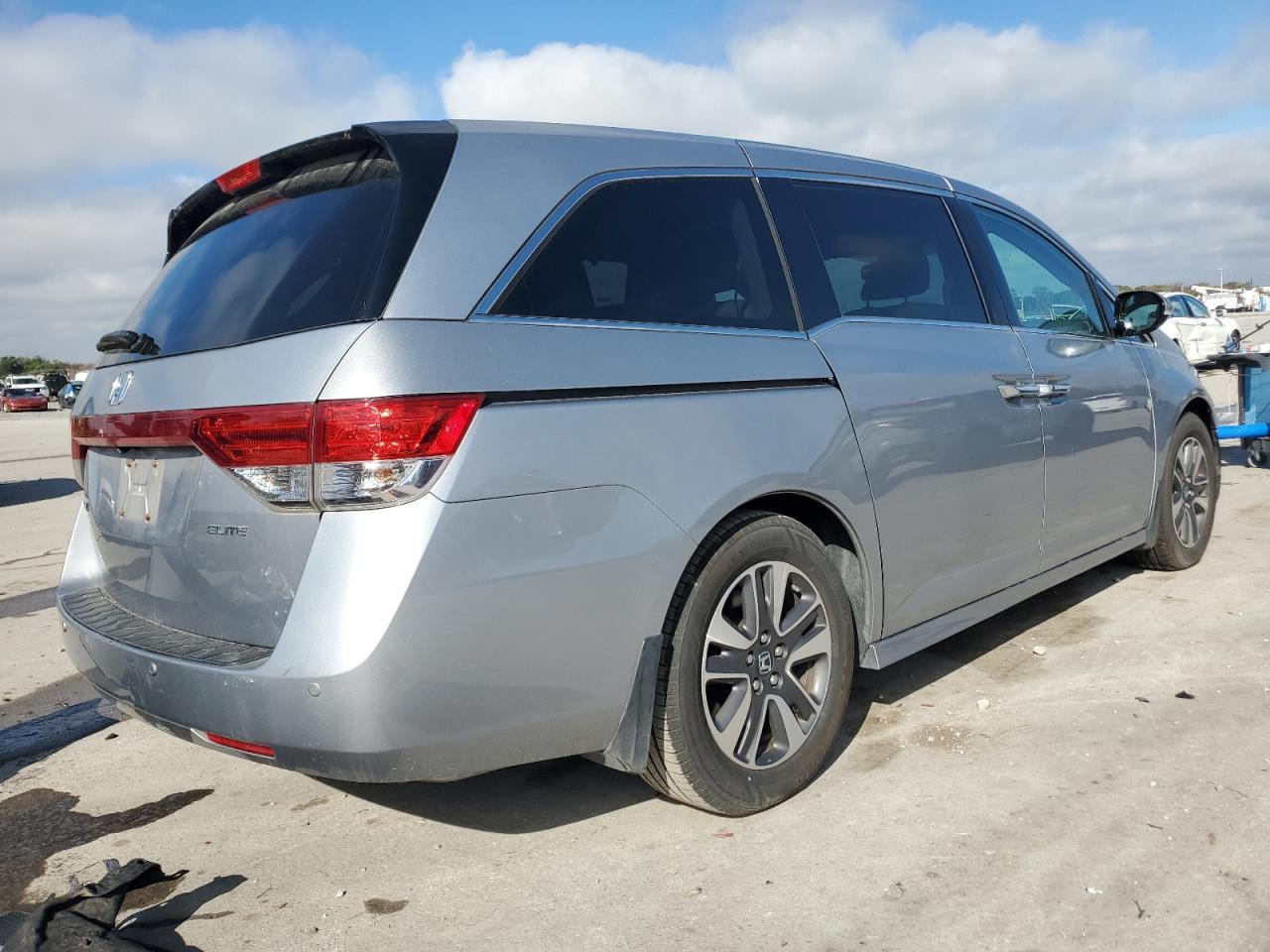 2016 Honda Odyssey Touring - Фото 3