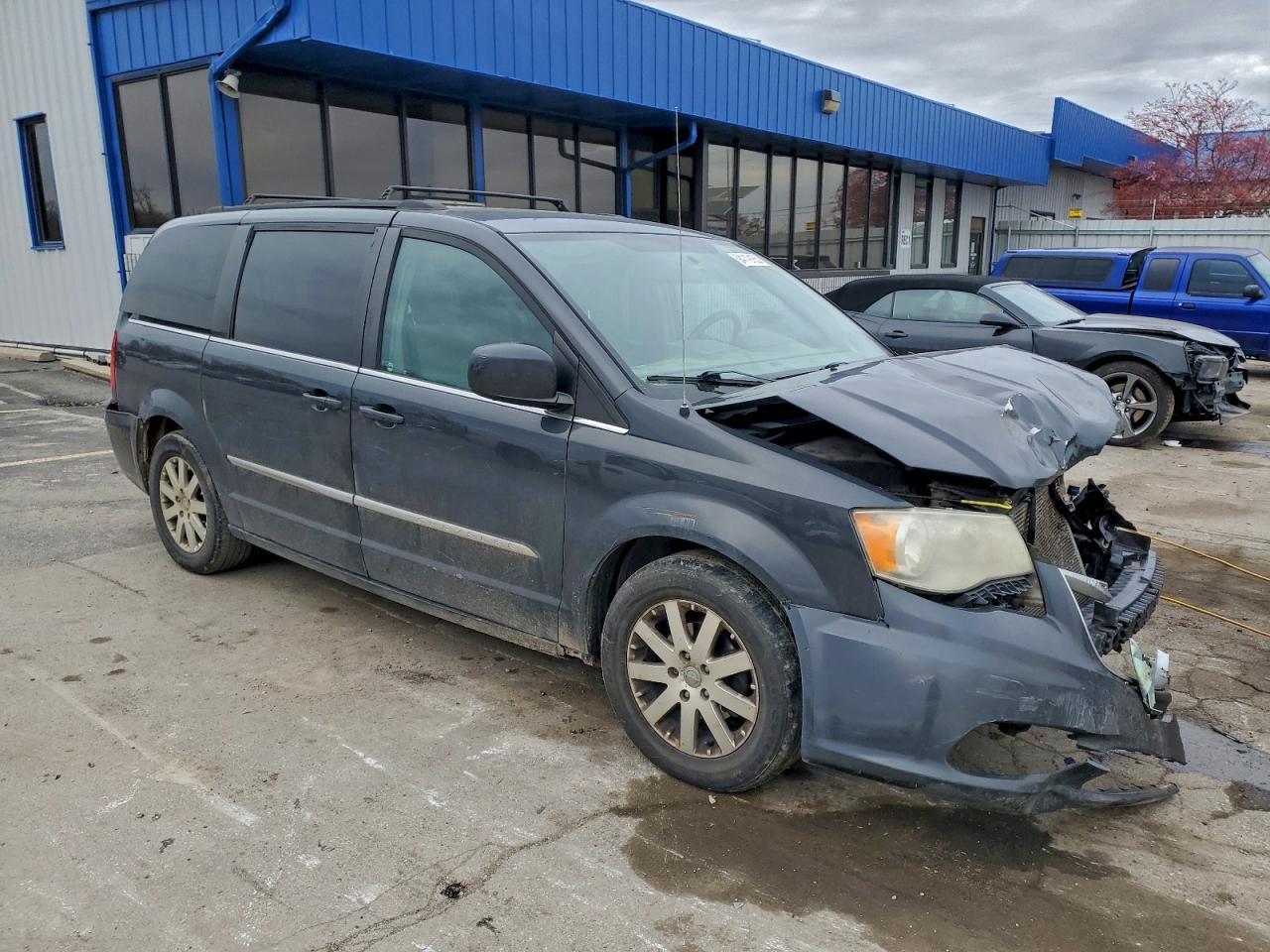 2012 Chrysler Town & Country Touring - Фото 4