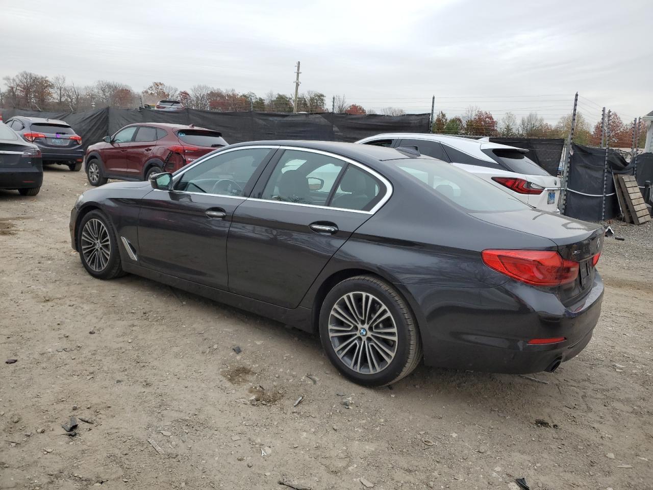 2017 BMW 530 Xi - Фото 2