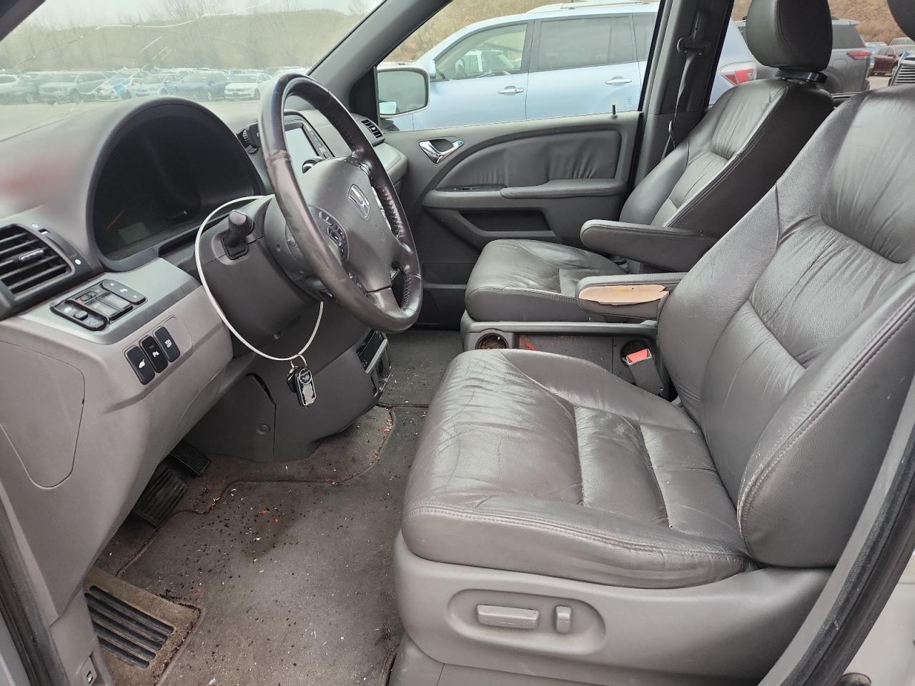 2010 Honda Odyssey Touring - Image 7