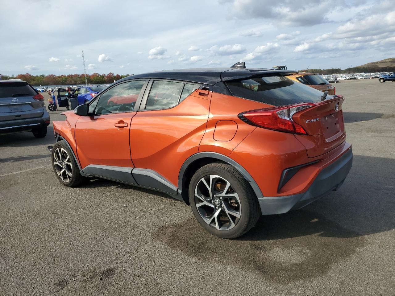 2020 Toyota C-Hr Xle - Image 2
