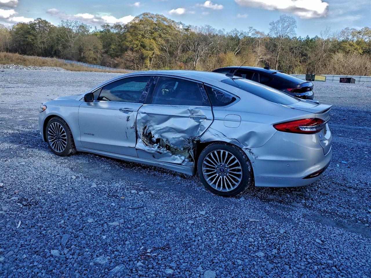2017 Ford Fusion Titanium Hev - Фото 2