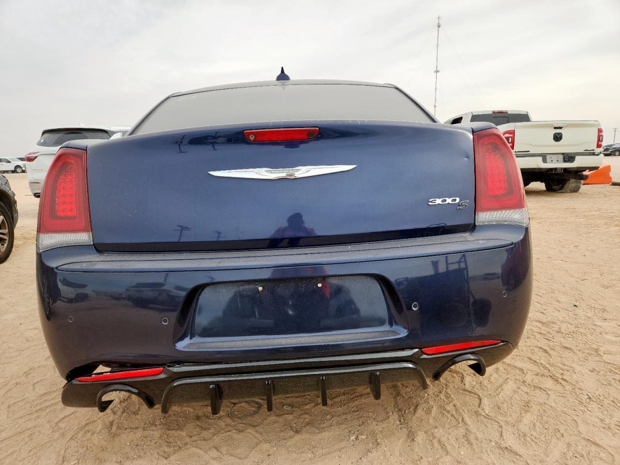 2015 Chrysler 300 S - Image 6