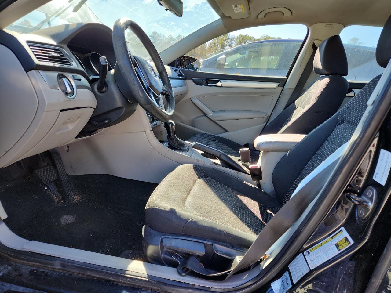 2017 Volkswagen Passat S - Фото 7