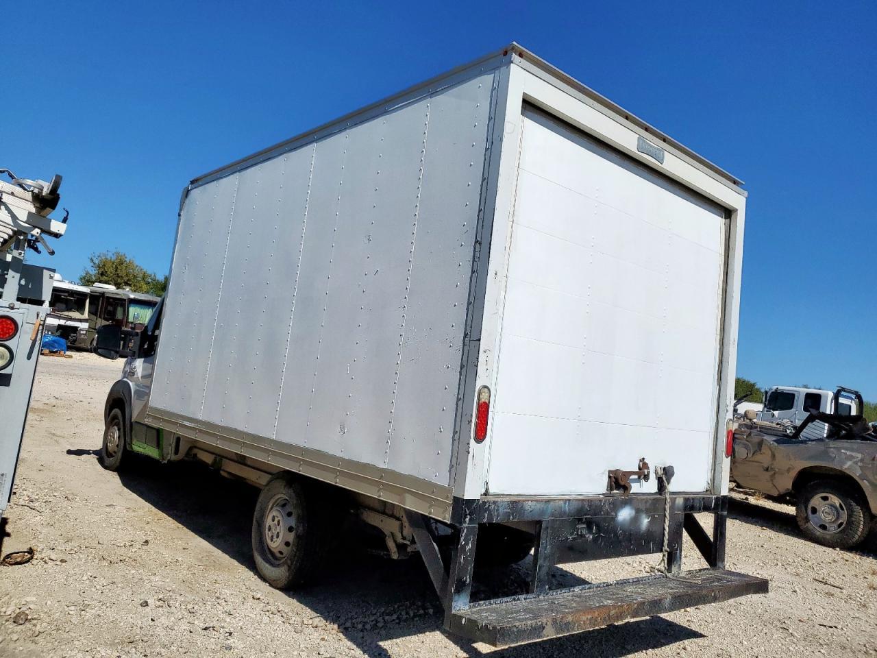 2019 Ram Promaster 3500 Box Truck - Image 2