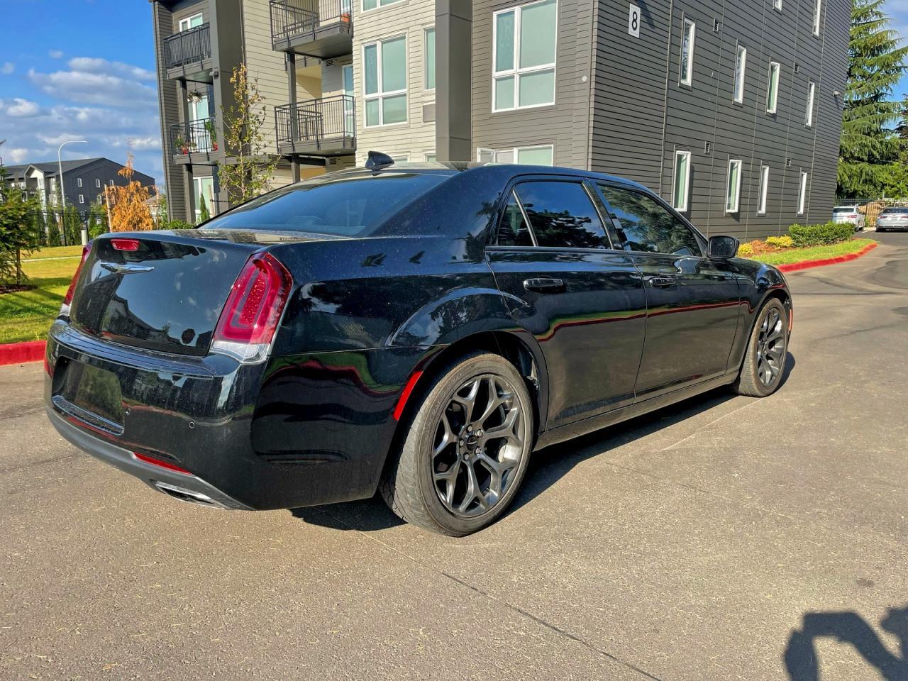 2018 Chrysler 300 S - Image 4