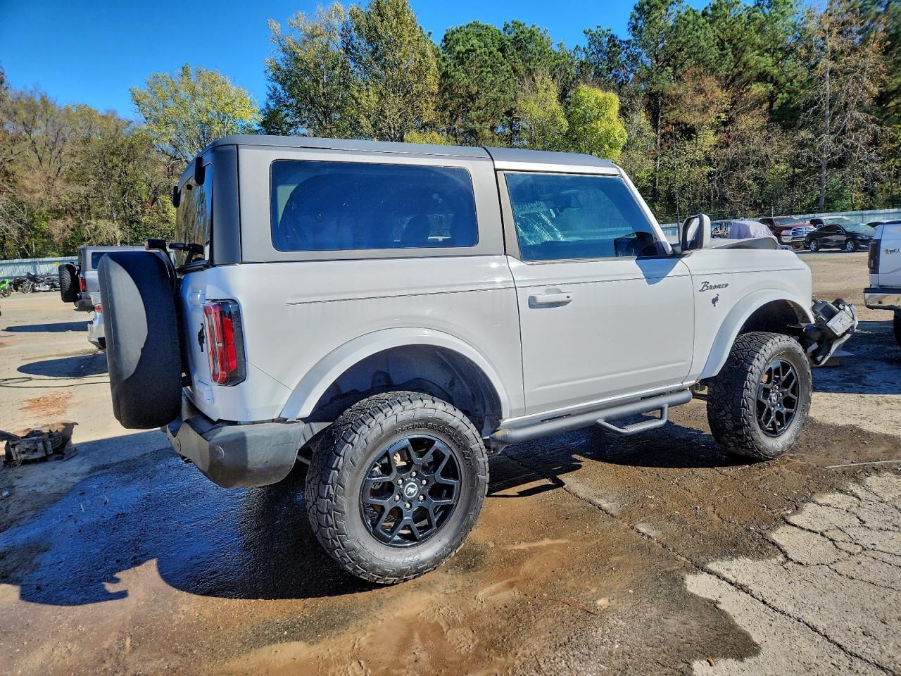 2021 Ford Bronco Base - Image 3