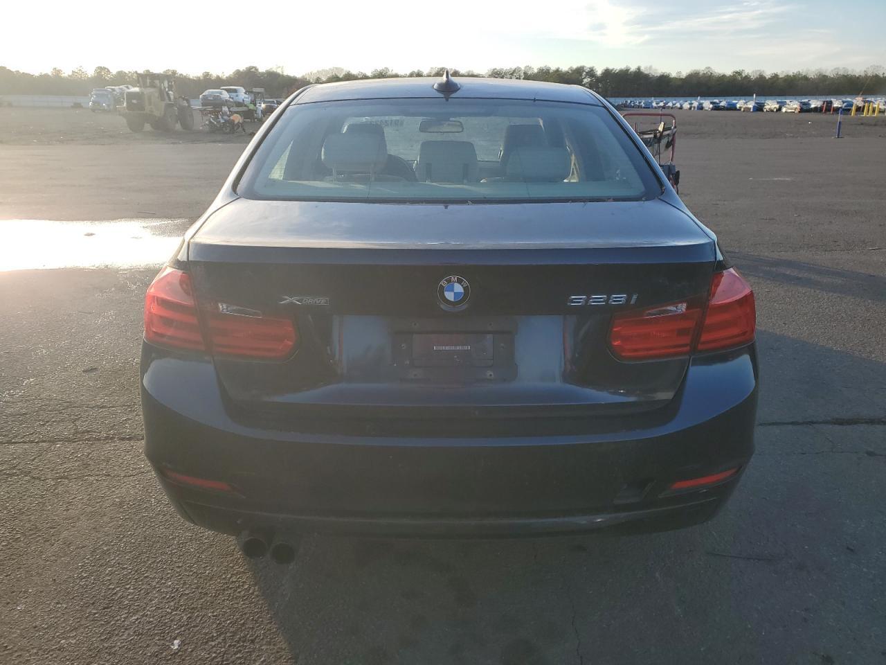 2013 BMW 3 Series - Фото 6