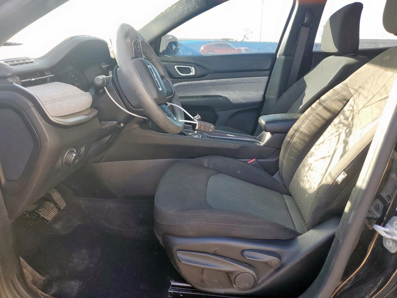 2023 Jeep Compass Sport - Фото 7