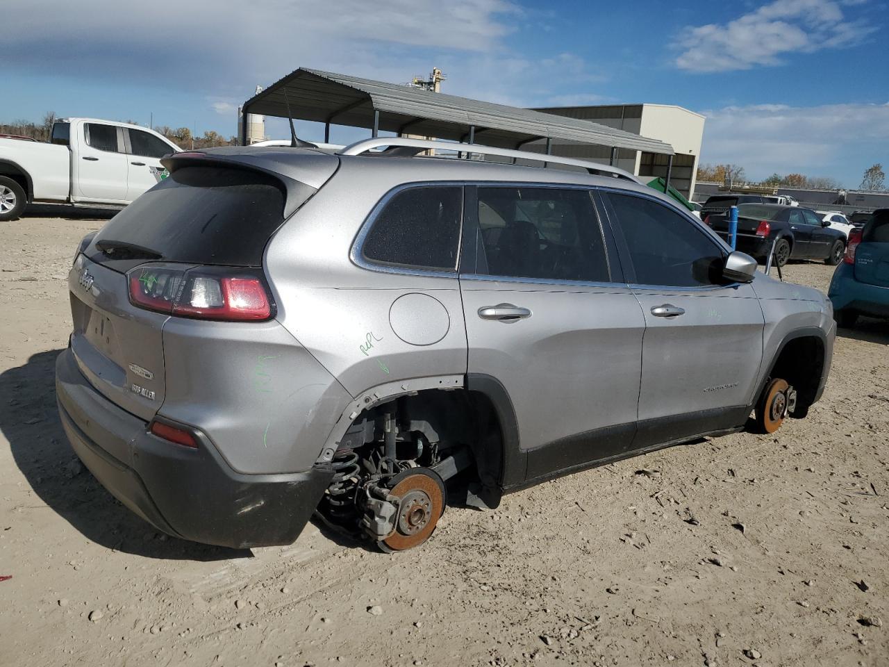 2021 Jeep Cherokee Latitude Plus - Фото 3