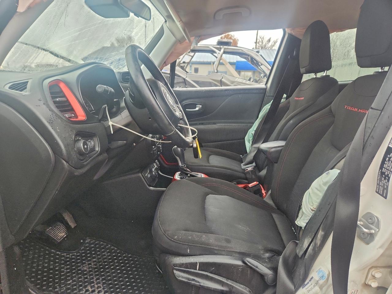 2018 Jeep Renegade Trailhawk - Image 7