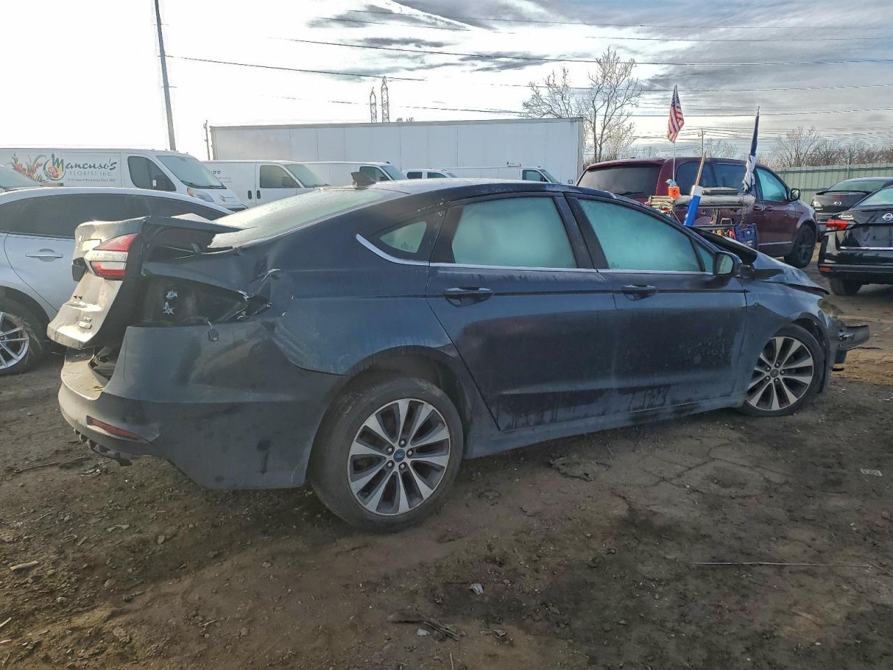 2020 Ford Fusion Se - Фото 3