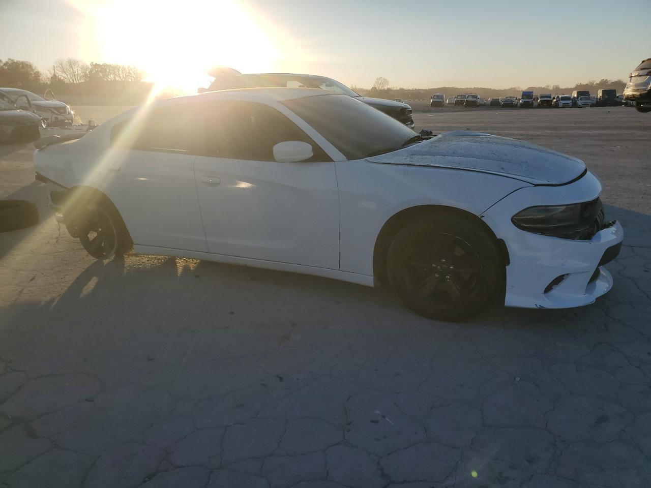 2016 Dodge Charger Sxt - Фото 4