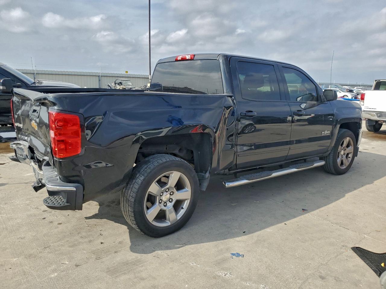 2018 Chevrolet Silverado C1500 Lt - Image 3