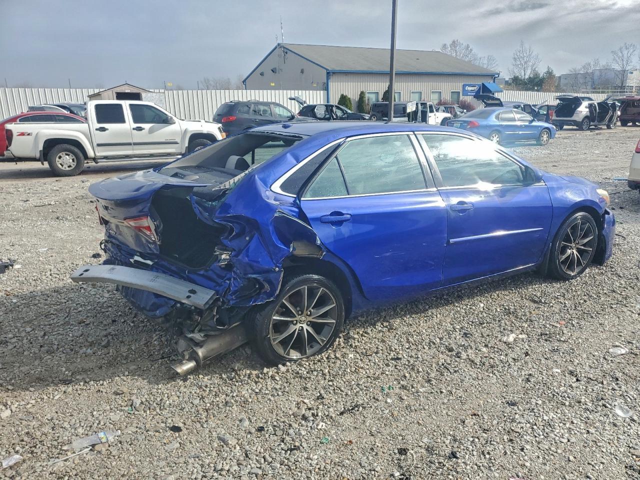 2015 Toyota Camry Le - Image 3