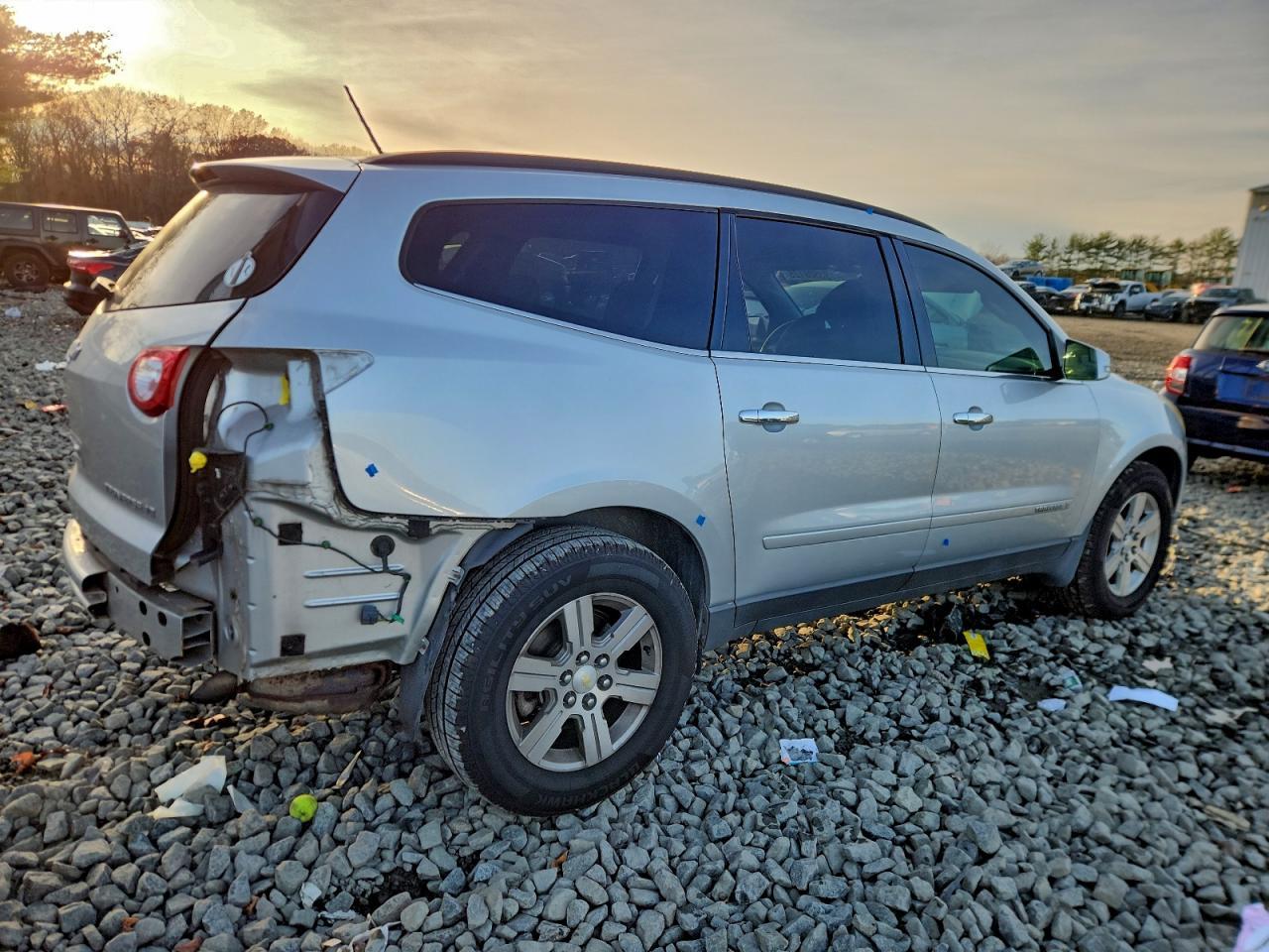 2009 Chevrolet Traverse Lt - Image 3