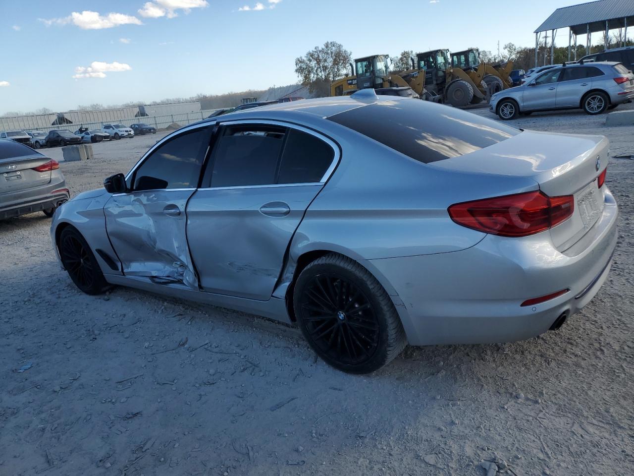 2019 BMW 530 I - Фото 2
