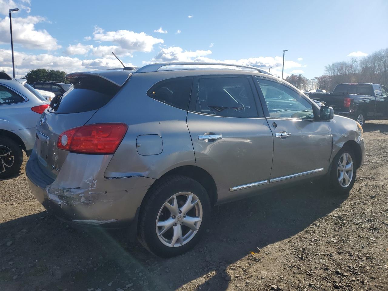 2011 Nissan Rogue S - Image 3