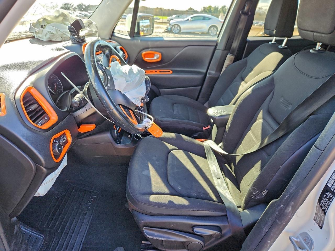 2017 Jeep Renegade Latitude - Image 7