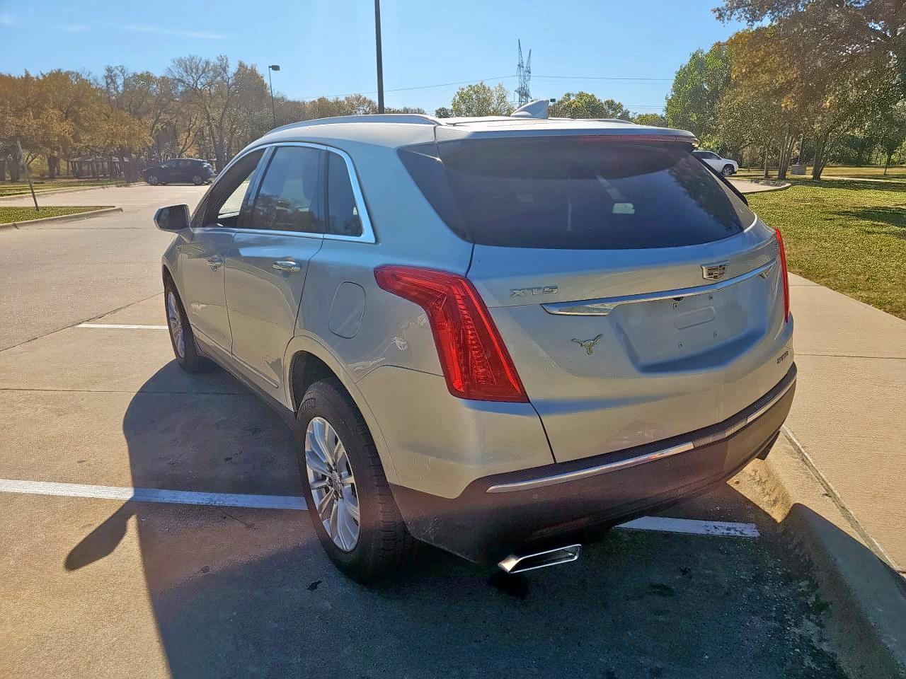 2019 Cadillac Xt5 - Image 3