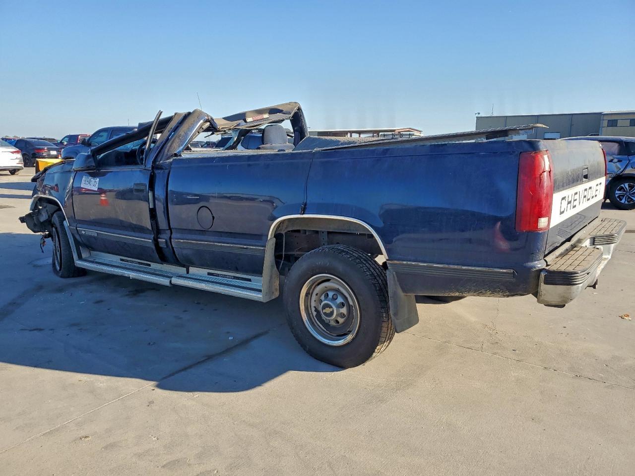 1995 Chevrolet Gmt-400 C2500 - Image 2