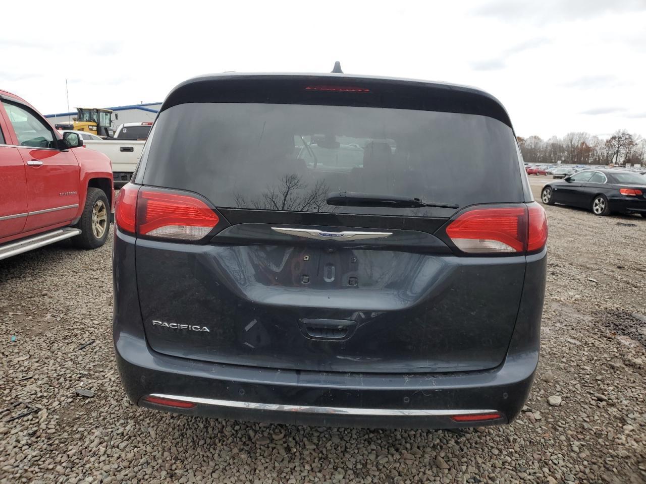 2020 Chrysler Pacifica Touring L - Image 6