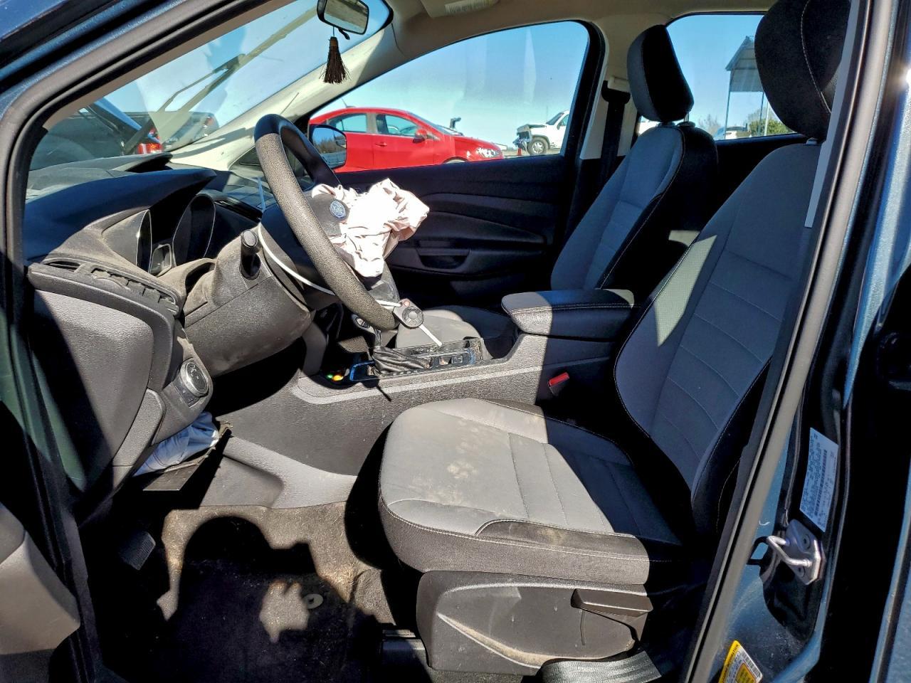 2019 Ford Escape S - Фото 7