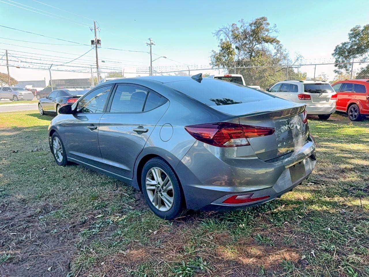 2019 Hyundai Elantra Sel - Фото 3