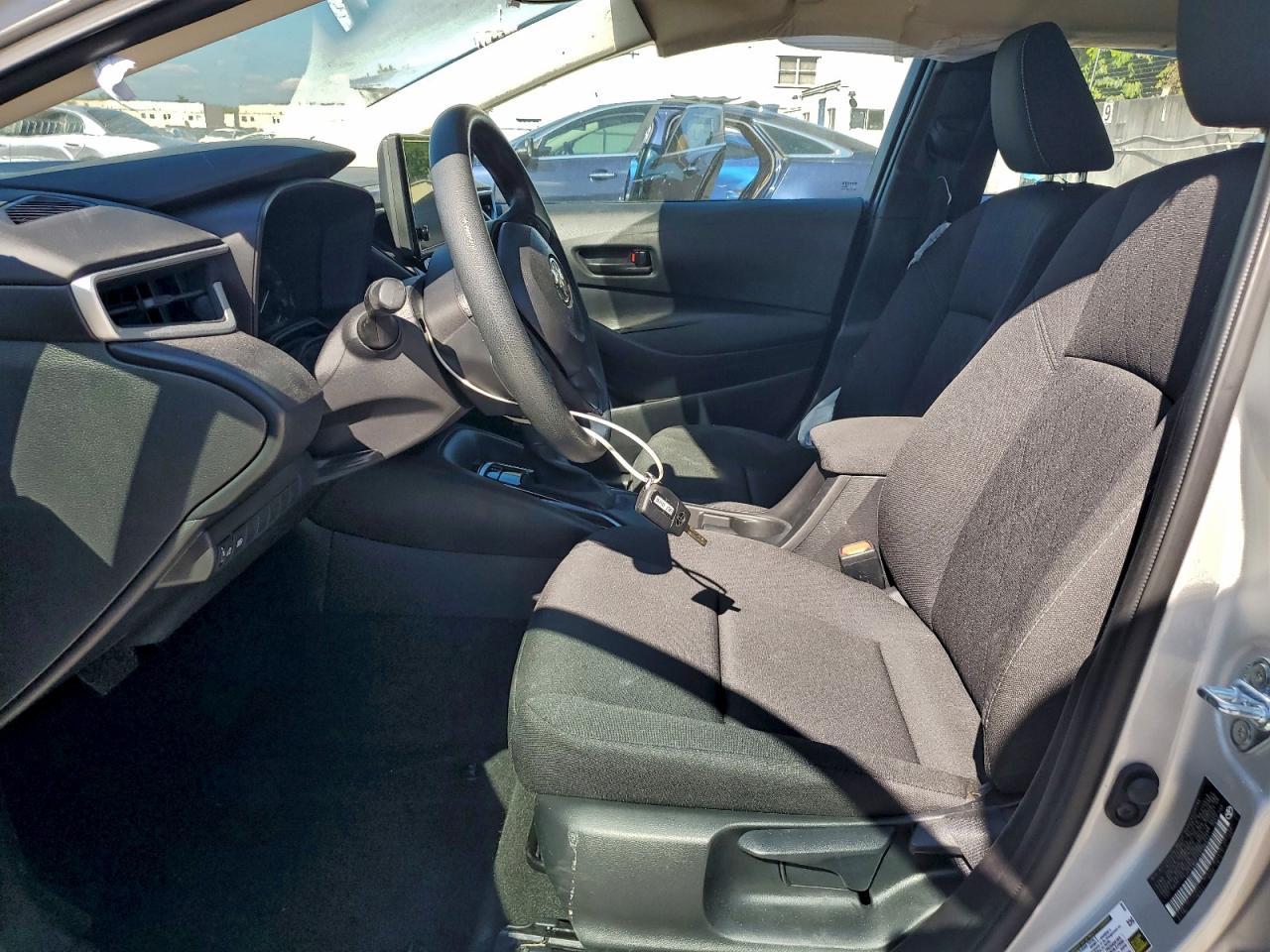 2025 Toyota Corolla Le - Фото 7