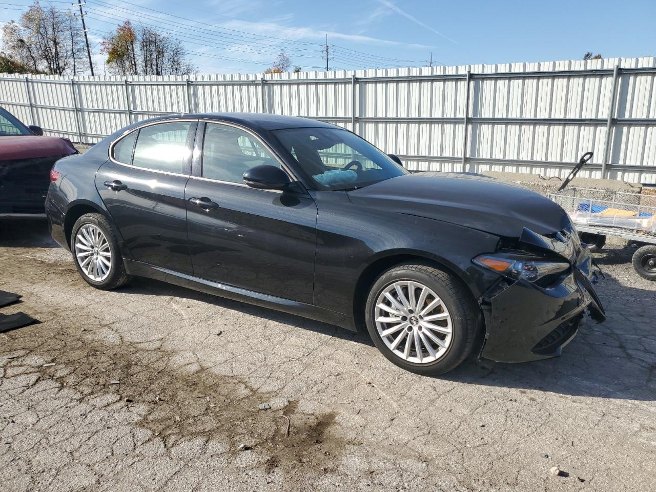 2022 Alfa Romeo Giulia - Фото 4