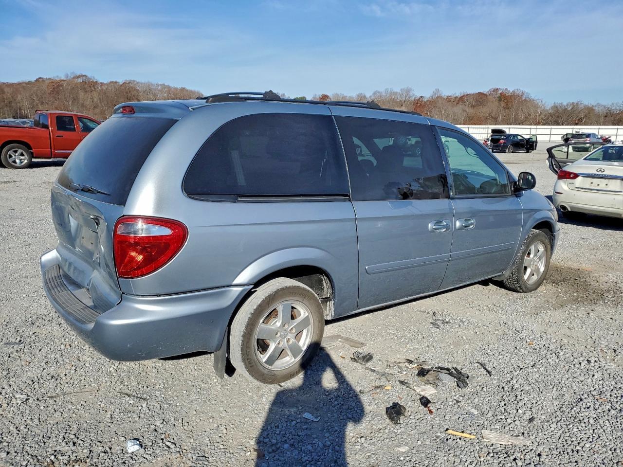 2005 Dodge Grand Caravan Sxt - Фото 3