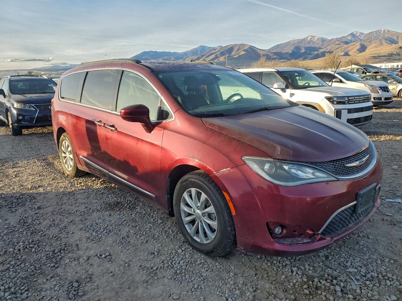 2017 Chrysler Pacifica Touring L - Фото 4