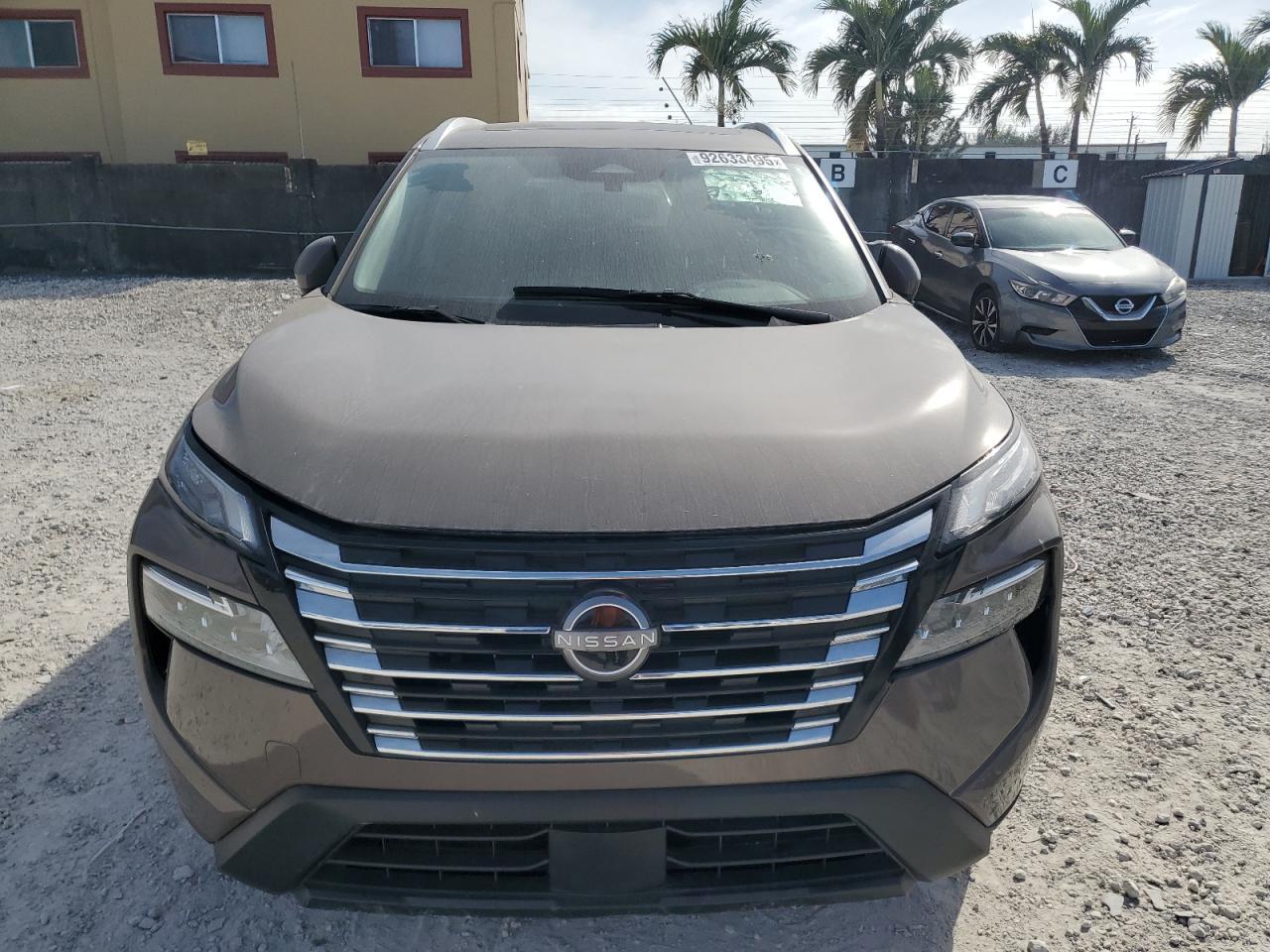 2025 Nissan Rogue Sv - Image 5