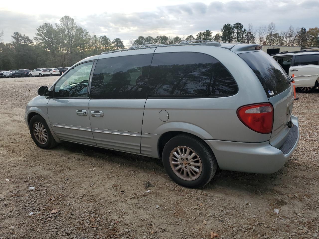 2002 Chrysler Town & Country Limited - Фото 2
