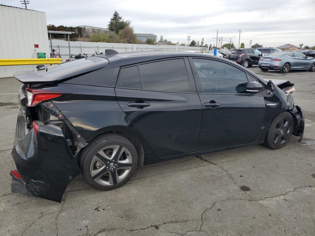 2022 Toyota Prius Night Shade - Фото 3